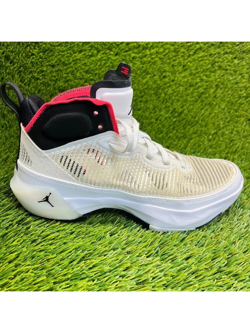Nike Air Jordan 37 Boys Size 6Y White Black Athletic Basketball Shoes Sneakers